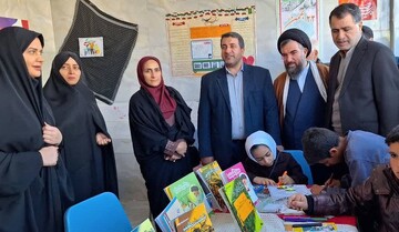 غرفه فرهنگی کتابخانه های عمومی استان کرمانشاه در روز 22 بهمن