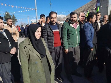 غرفه فرهنگی کتابخانه های عمومی استان کرمانشاه در روز 22 بهمن