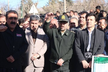 غرفه فرهنگی کتابخانه های عمومی استان کرمانشاه در روز 22 بهمن