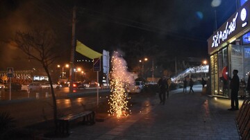 آئین نور افشانی به مناسبت ۲۲ بهمن در کتابخانه مرکزی امام خمینی(قدس سره) مشهد