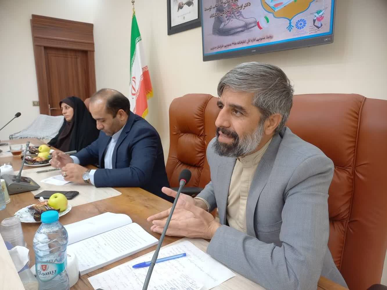 رونمایی از کتاب «زندهتر از همیشه» در بیرجند برگزار شد