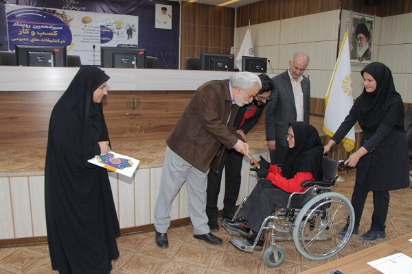 کتابخانه، هم در بُعد اطلاعرسانی وهم ایجاد ارتباطات جمعی، نقشآفرین است