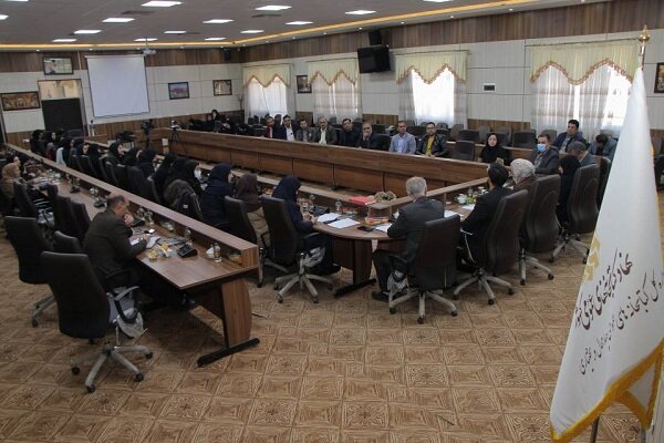 کتابخانه، هم در بُعد اطلاعرسانی وهم ایجاد ارتباطات جمعی، نقشآفرین است