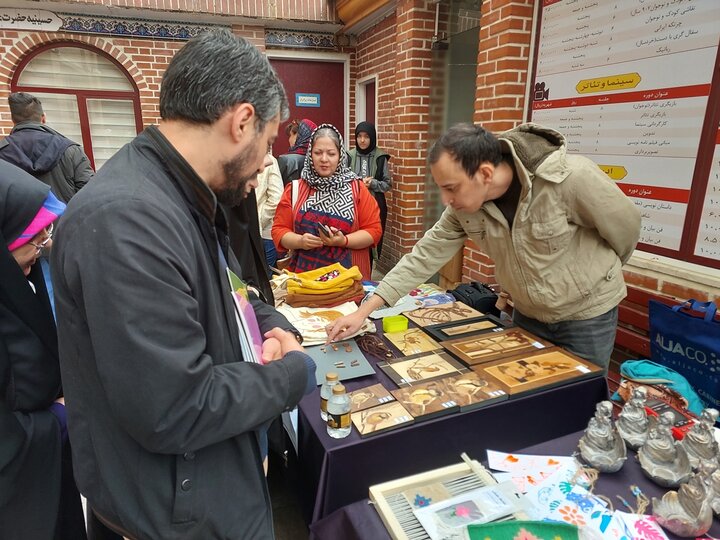 دبیرکل نهاد از نمایشگاه گروهی «هنر فرشته‌ها» بازدید کرد