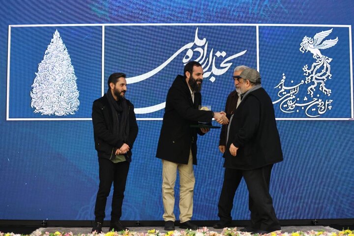 جایزه بخش تجلی اراده ملی نهاد کتابخانههای عمومی کشور به «پروین» رسید