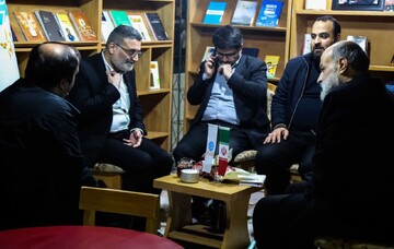 غرفه اداره کل کتابخانه های عمومی استان قم در حاشیه جشن خانوادگی «ایرانِ جان»