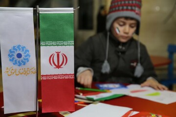 غرفه اداره کل کتابخانه های عمومی استان قم در حاشیه جشن خانوادگی «ایرانِ جان»