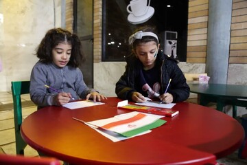 غرفه اداره کل کتابخانه های عمومی استان قم در حاشیه جشن خانوادگی «ایرانِ جان»