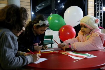 غرفه اداره کل کتابخانه های عمومی استان قم در حاشیه جشن خانوادگی «ایرانِ جان»