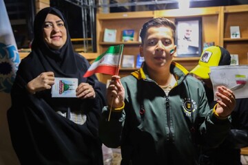 غرفه اداره کل کتابخانه های عمومی استان قم در حاشیه جشن خانوادگی «ایرانِ جان»