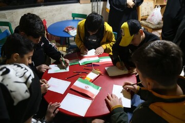 غرفه اداره کل کتابخانه های عمومی استان قم در حاشیه جشن خانوادگی «ایرانِ جان»