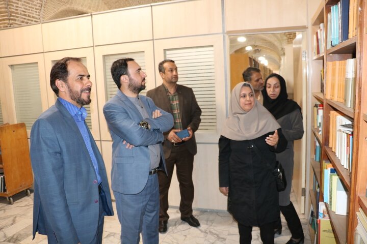 بازدید مدیرکل تأمین منابع کتابخانههای نهاد از کتابخانههای عمومی استان کرمان