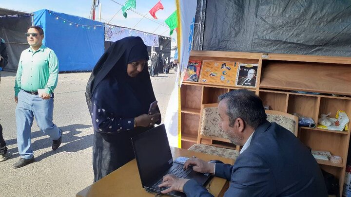 شمیم عطر مهدوی در غرفه اداره کل کتابخانه های عمومی استان قم پیچید 