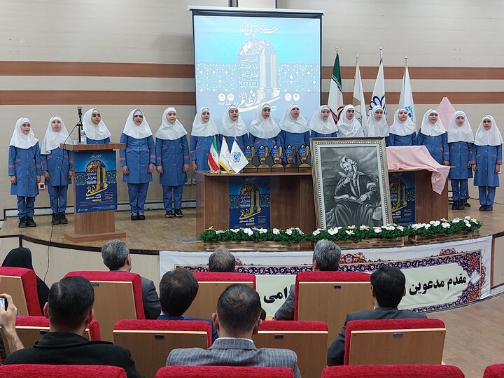 تندیسی از نظامی گنجوی باید در ارومیه نصب شود