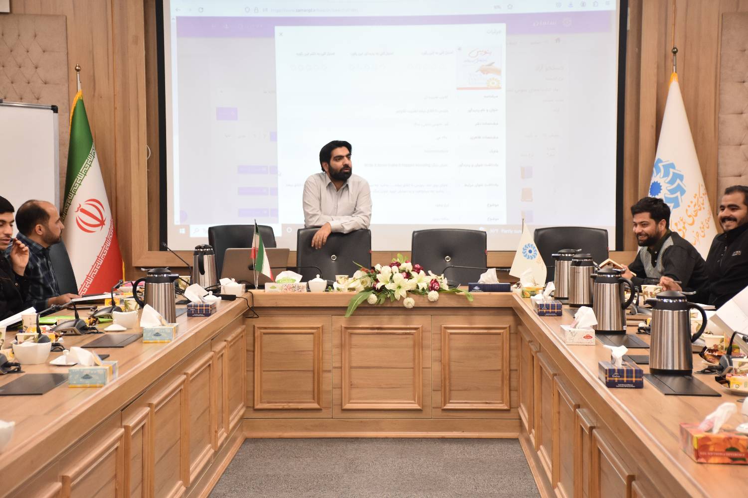 کارگاه آموزشی «کتابخانههای عمومی و خدمات آنها» در کتابخانه مرکزی امام خمینی(قدس سره) مشهد برگزار شد