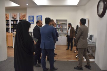 میزبانی کتابخانه مرکزی امام خمینی(قدس سره) مشهد از کارکنان سازمانهای مختلف در دومین روز اجرای طرح سراسری کتابخانه گردی