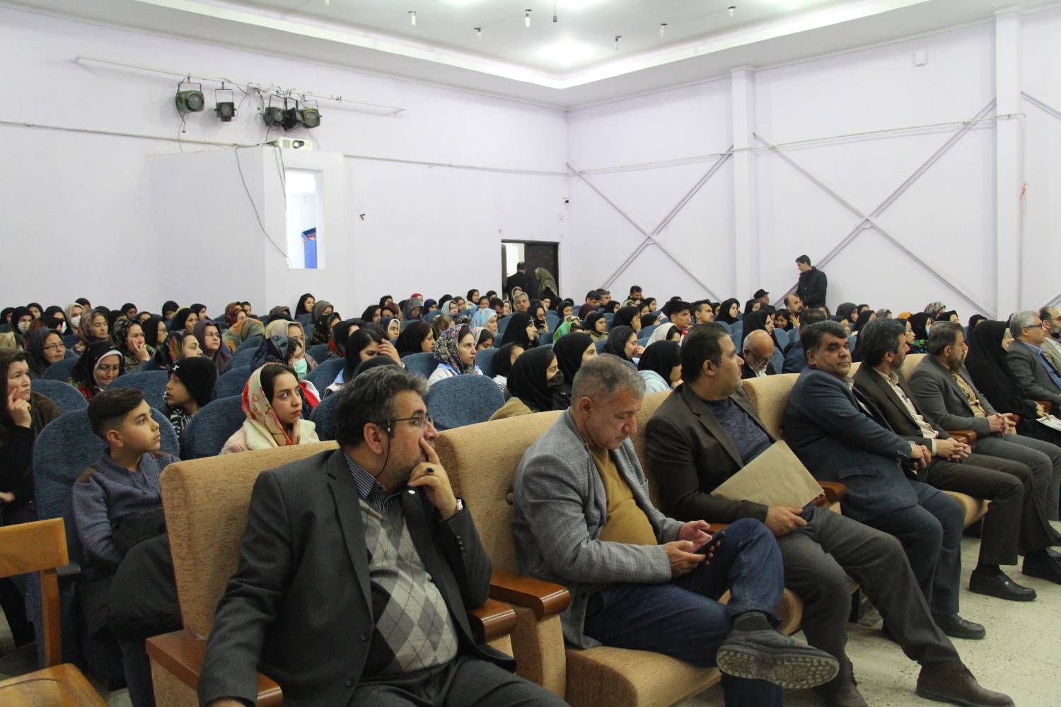 برگزیدگان استانی دوازدهمین جشنوارهی کتابخوانی رضوی در گلستان تجلیل شدند