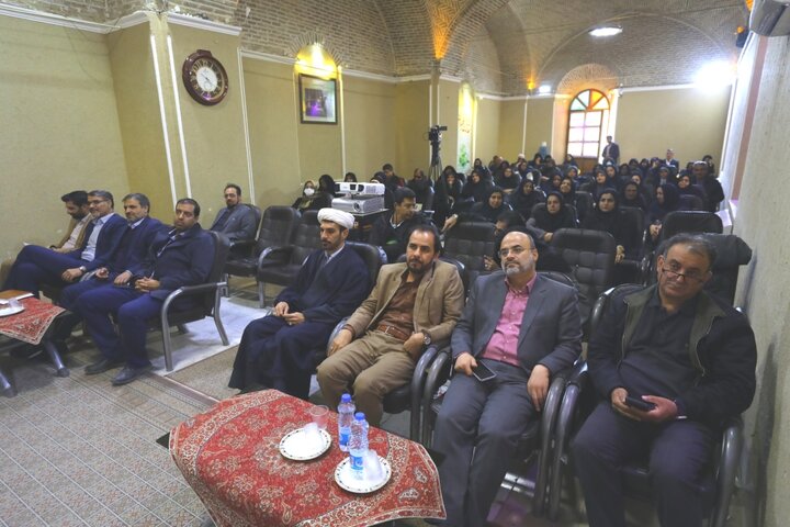 برگزیدگان دوازدهمین دوره جشنواره کتابخوانی رضوی در کرمان معرفی شدند