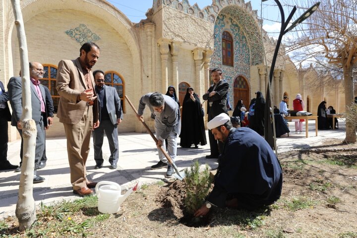 برگزیدگان دوازدهمین دوره جشنواره کتابخوانی رضوی در کرمان معرفی شدند