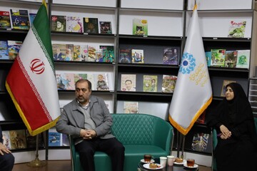 بازدید مدیرکل صدا و سیما از کتابخانه مرکزی ارومیه