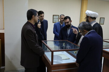بازدید معاون توسعه مدیریت و منابع استاندار از کتابخانه مرکزی ارومیه
