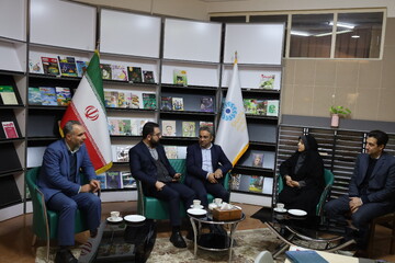 بازدید معاون توسعه مدیریت و منابع استاندار از کتابخانه مرکزی ارومیه