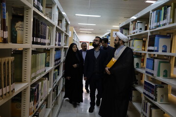 بازدید معاون توسعه مدیریت و منابع استاندار از کتابخانه مرکزی ارومیه