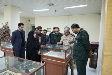 بازدید معاون اجرایی سپاه شهدا از کتابخانه مرکزی ارومیه