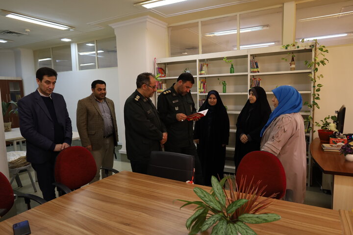 حضور جمعی از معاونین سپاه شهدا استان در کتابخانه مرکزی ارومیه
