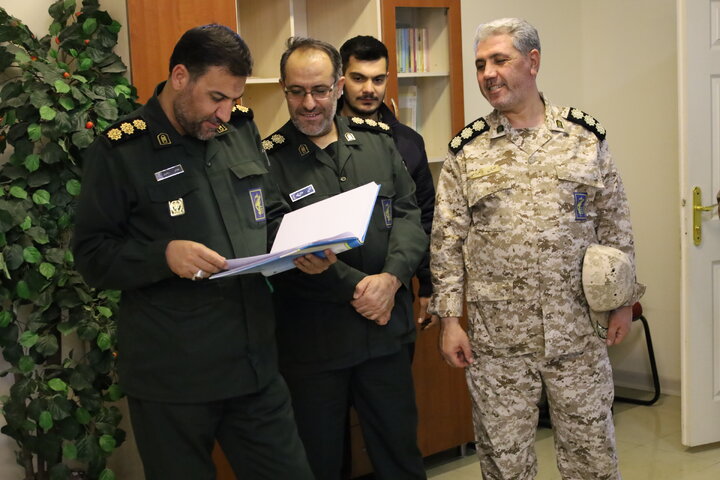 حضور جمعی از معاونین سپاه شهدا استان در کتابخانه مرکزی ارومیه