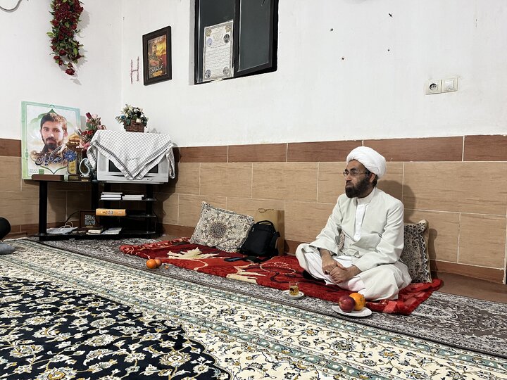 پایگاه فرهنگی-اجتماعی کتابخانه عمومی گسترش فرهنگ ایثار و شهادت را وظیفه خود میداند