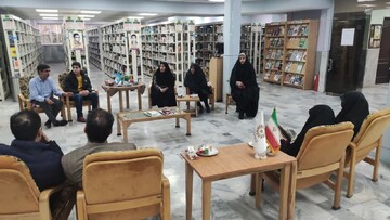 نشست کتابخوان روز شهید قم