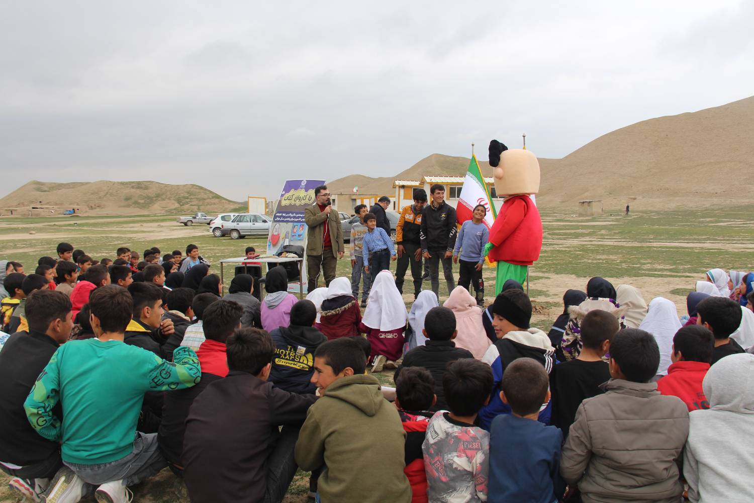 ویژه برنامه با کاروان کتاب در مناطق عشایر نشین مراوه تپه گلستان