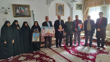 دیدار خانواده شهید روز شهید