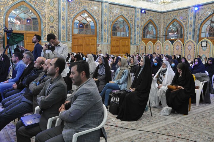 ۳۶ برگزیده ملی و استانی دوازدهمین دوره جشنواره کتابخوانی رضوی استان گیلان تقدیر شدند