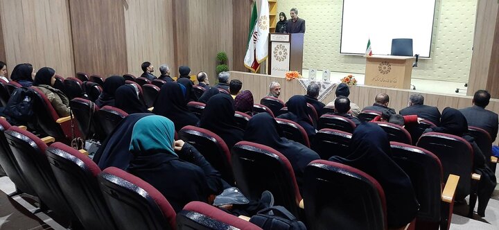 ویژه برنامه بزرگداشت نظامی گنجوی در کتابخانه عمومی دهخدا بجنورد برگزار شد
