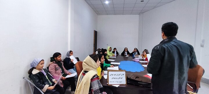 کلاسهای متنوع فرهنگی و آموزشی در کتابخانه شهید بهشتی آشخانه برگزار میشود