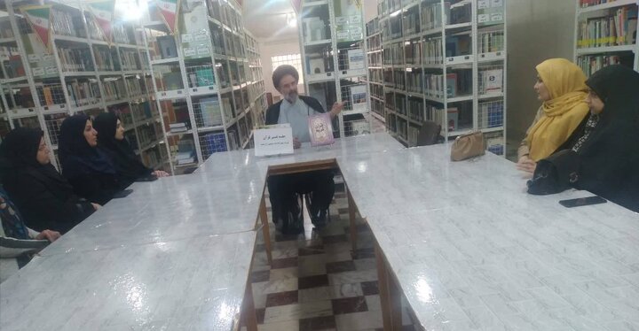 برگزاری جلسه تفسیر قرآن کریم در کتابخانه عمومی شیخ شهاب الدین اهری