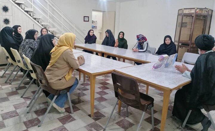 برگزاری جلسه تفسیر قرآن کریم در کتابخانه عمومی شیخ شهاب الدین اهری