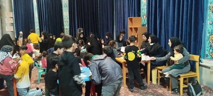 برپایی غرفه کتابخوانی در مصلای بیت المقدس شهر اراک