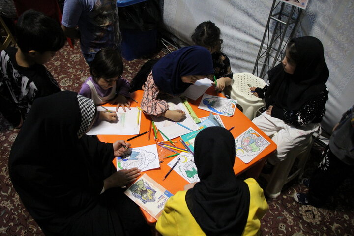 برپایی غرفه کتابخوانی در مصلای بیت المقدس شهر اراک