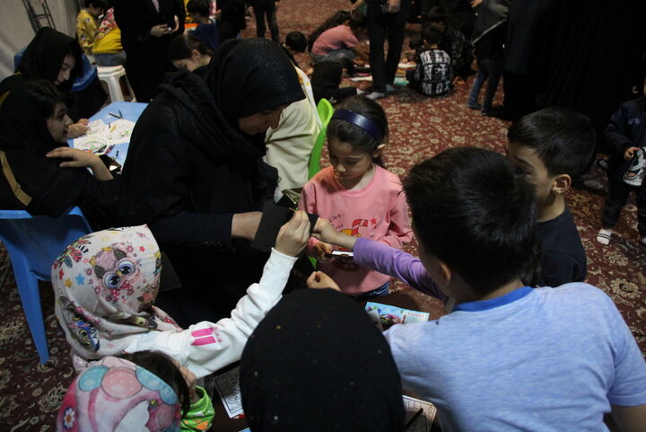 برپایی غرفه کتابخوانی در مصلای بیت المقدس شهر اراک