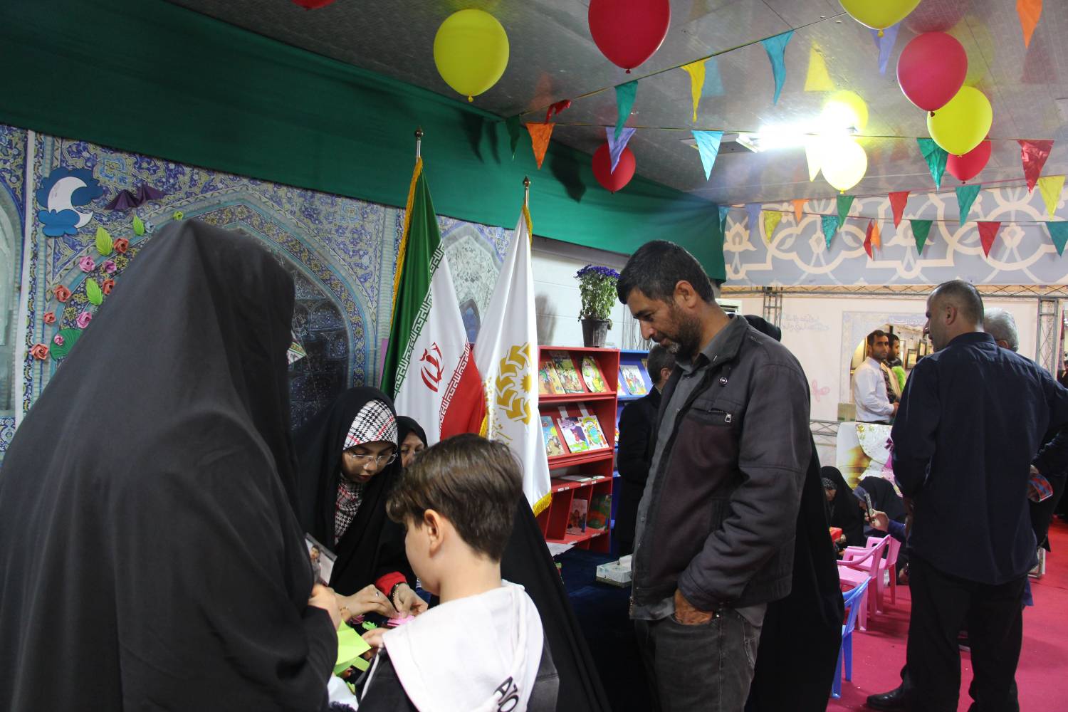 راه اندازی غرفه و ارائه خدمات فرهنگی در نمایشگاه قرآن و عترت به مناسبت ماه مبارک رمضان