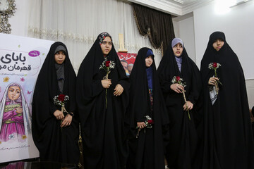 رونمایی از کتاب «بابای قهرمان من» به میزبانی خانواده شهدای مدافع حرم