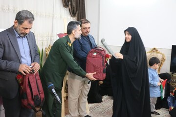 رونمایی از کتاب «بابای قهرمان من» به میزبانی خانواده شهدای مدافع حرم