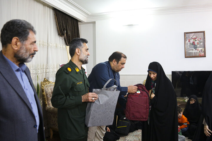 «بابای قهرمان من» با حضور فرزندان شهدای مدافع حرم رونمایی شد