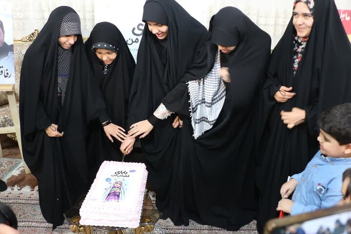 «بابای قهرمان من» با حضور فرزندان شهدای مدافع حرم رونمایی شد