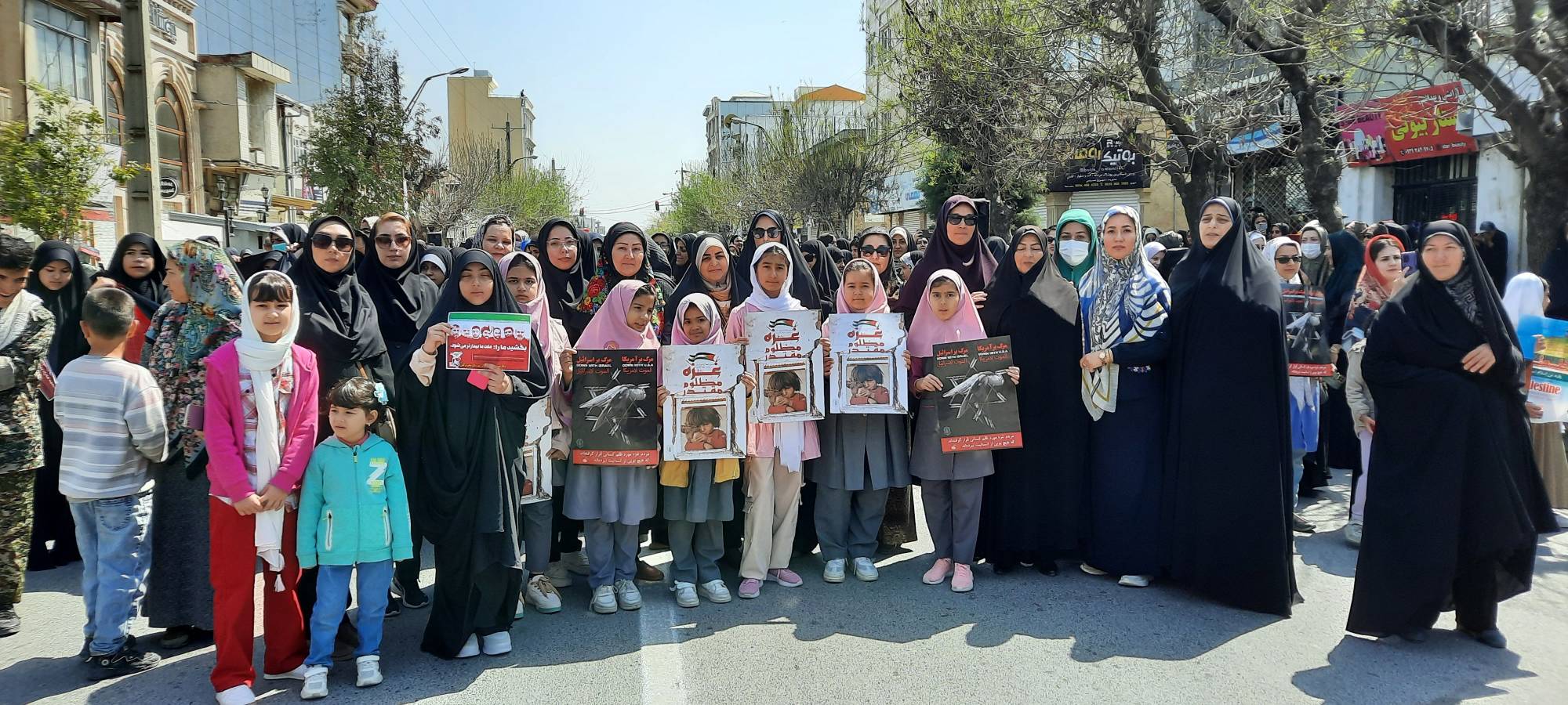 حضور مدیرکل و کارکنان کتابخانه های عمومی گلستان در راهپیمایی روز قدس