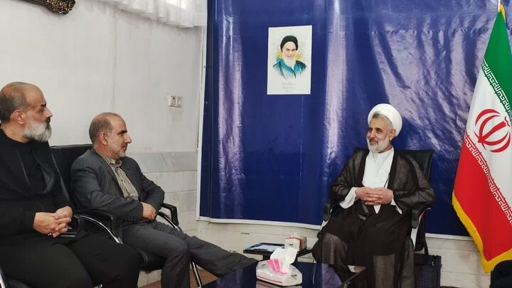 دیدار و گفتگوی مدیرکل کتابخانههای عمومی قم با نایب رئیس مجلس