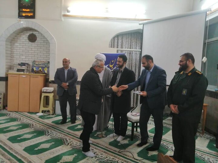 شب شعر «چکامهی رمضان» ویژهی بهار قرآن در مساجد منتخب مازندران برگزار شد